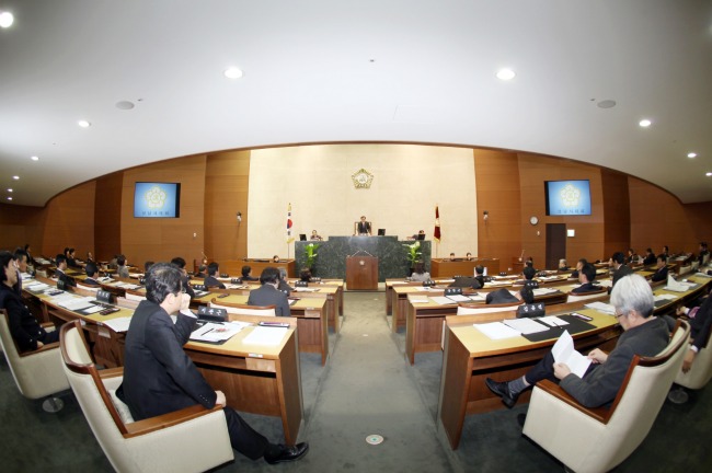 ▲성남시의회가 민주당의 반대에도 불구하고 임시회 개최를 강행하기로 했다. 