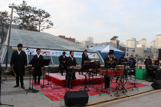 ▲성남시립국악단의 타악퍼포먼스 공연 모습