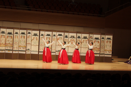 ▲춤사랑무용단의 '고풍' 공연 모습